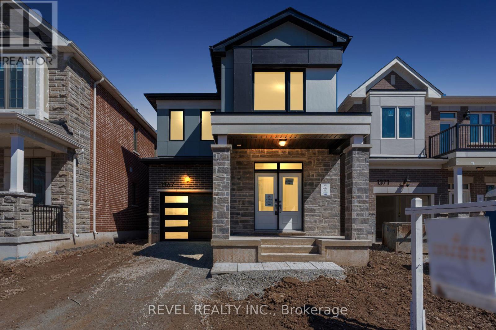 1367 Hearns Place, Milton, Ontario  L9E 2J8 - Photo 1 - W12951704