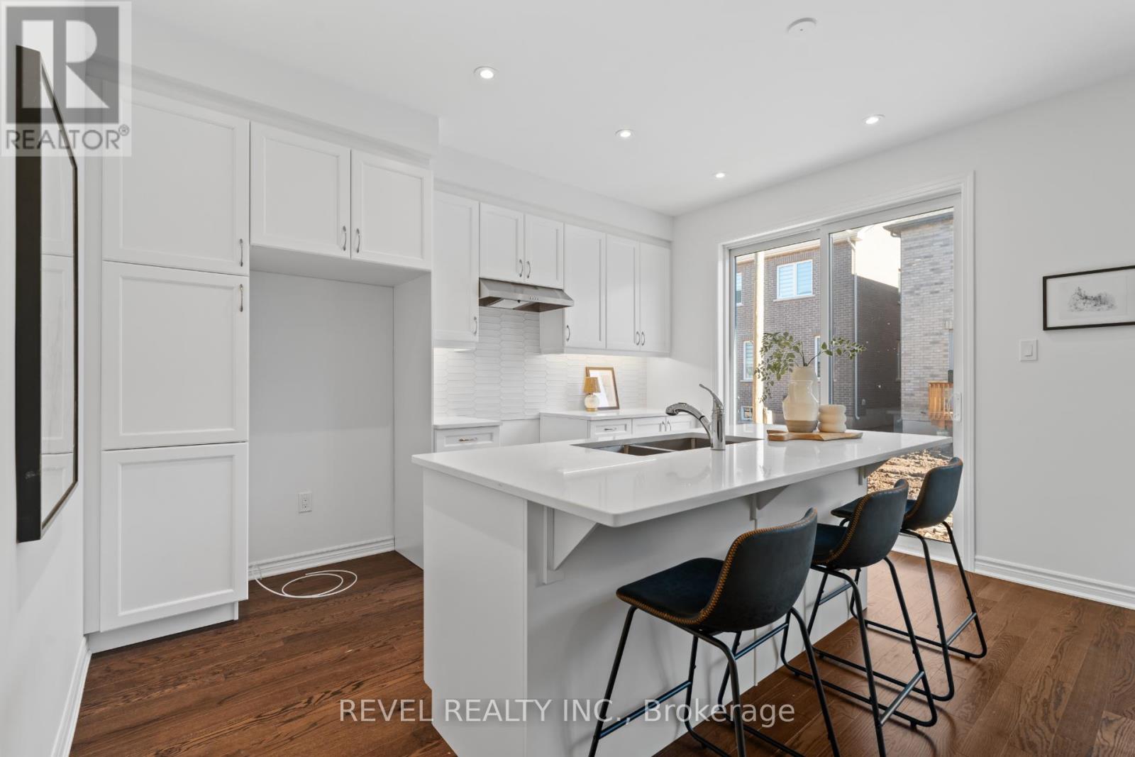 1367 Hearns Place, Milton, Ontario  L9E 2J8 - Photo 13 - W12951704