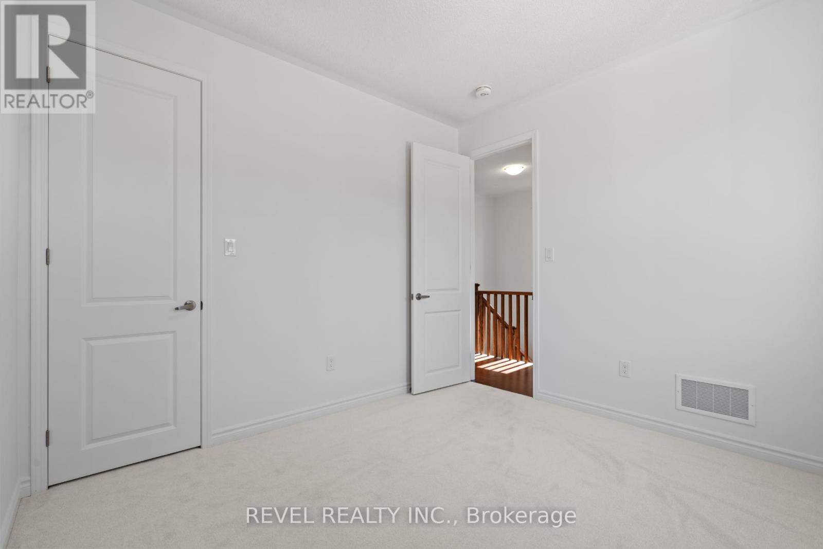 1367 Hearns Place, Milton, Ontario  L9E 2J8 - Photo 36 - W12951704