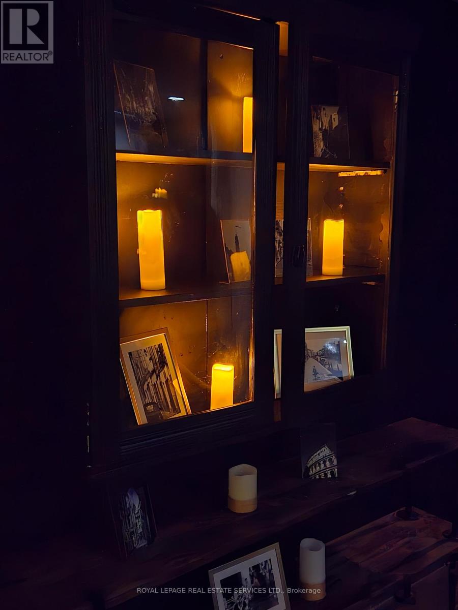 2840 Dundas Street W, Toronto, Ontario  M6P 1Y7 - Photo 14 - W12951706