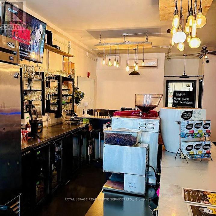 2840 Dundas Street W, Toronto, Ontario  M6P 1Y7 - Photo 7 - W12951706