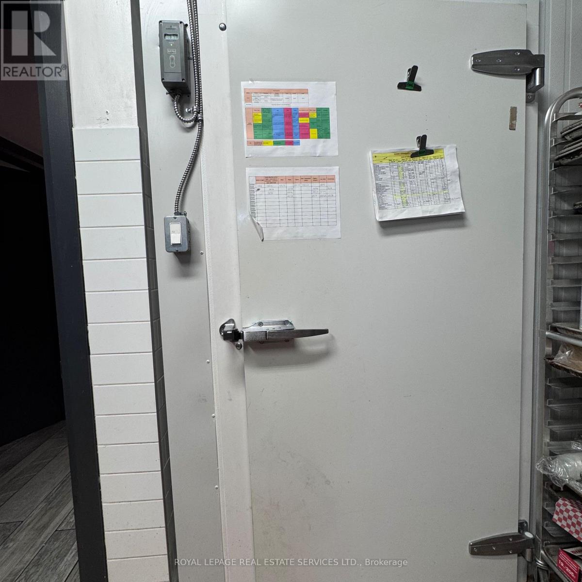 2840 Dundas Street W, Toronto, Ontario  M6P 1Y7 - Photo 9 - W12951706