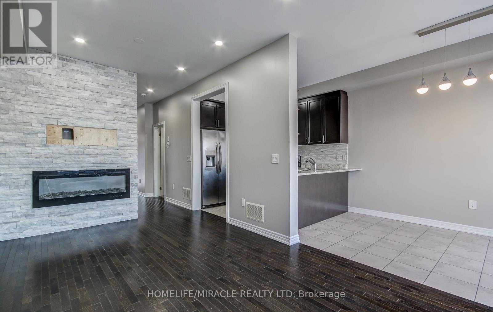 30 Davenfield Circle, Brampton, Ontario  L6P 4M2 - Photo 18 - W12951708