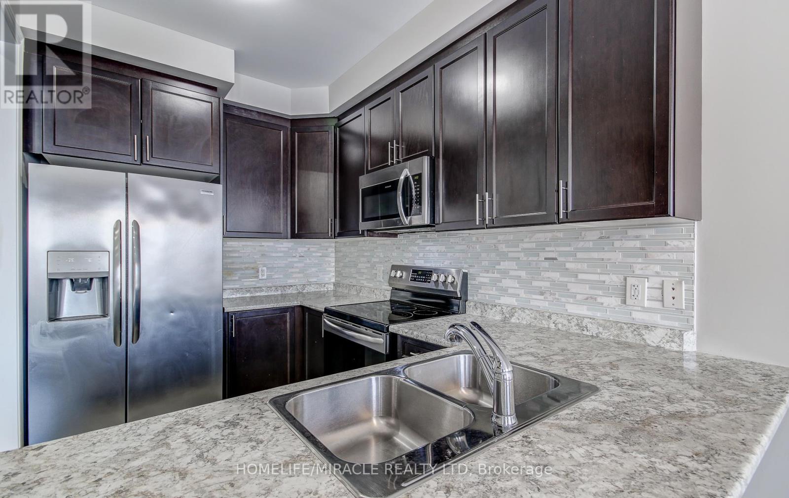 30 Davenfield Circle, Brampton, Ontario  L6P 4M2 - Photo 20 - W12951708