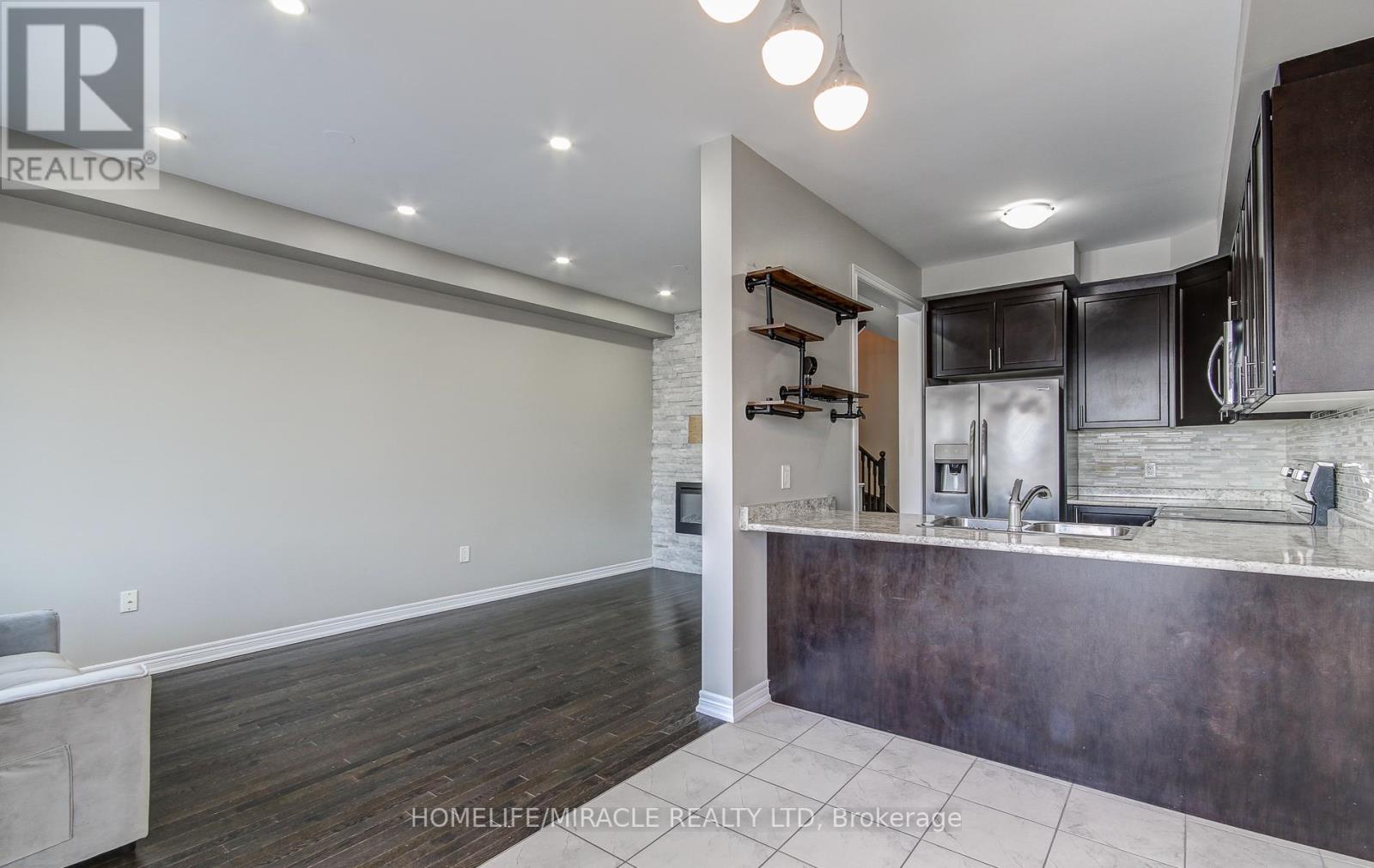 30 Davenfield Circle, Brampton, Ontario  L6P 4M2 - Photo 22 - W12951708