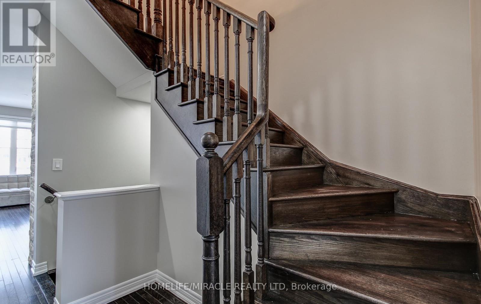 30 Davenfield Circle, Brampton, Ontario  L6P 4M2 - Photo 26 - W12951708