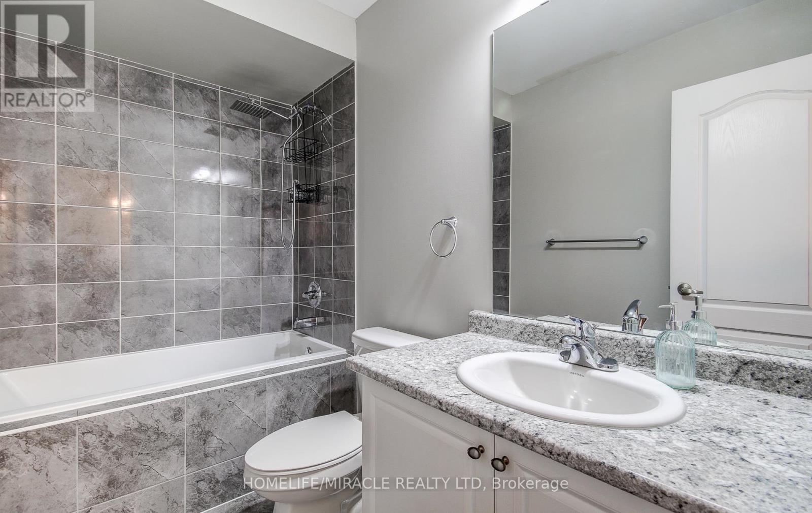 30 Davenfield Circle, Brampton, Ontario  L6P 4M2 - Photo 34 - W12951708