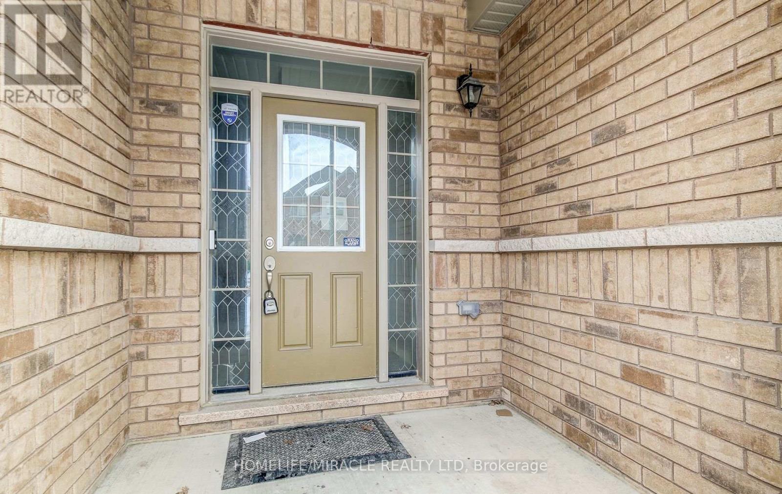 30 Davenfield Circle, Brampton, Ontario  L6P 4M2 - Photo 6 - W12951708