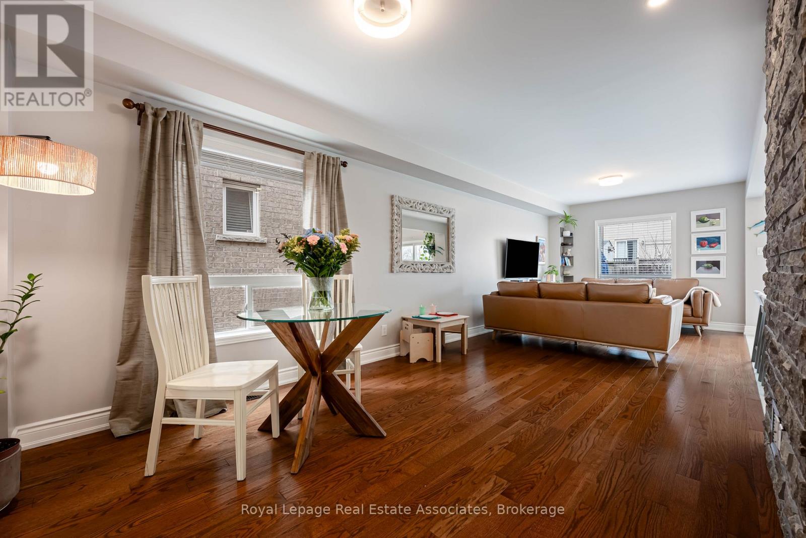 3867 Stardust Drive, Mississauga, Ontario  L5M 7Z9 - Photo 23 - W12951748