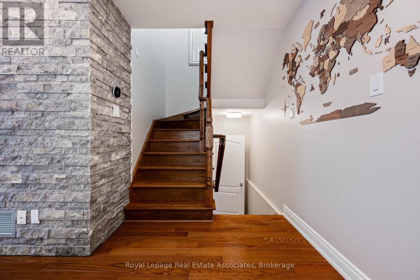 3867 Stardust Drive, Mississauga, Ontario  L5M 7Z9 - Photo 25 - W12951748