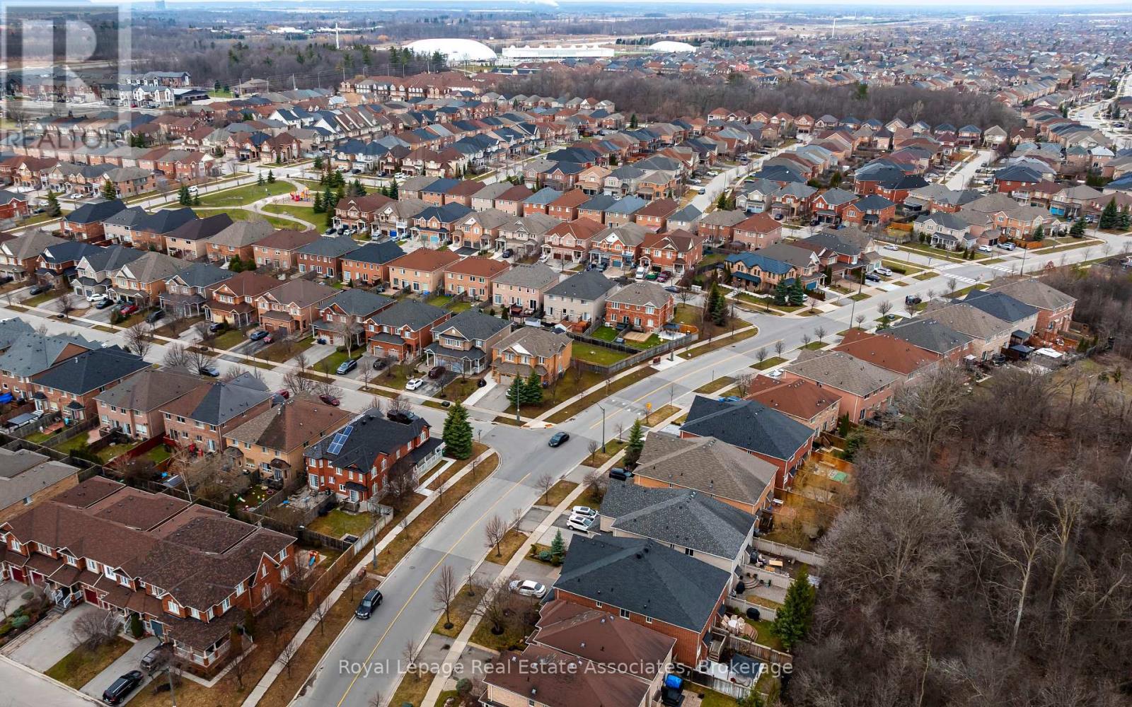 3867 Stardust Drive, Mississauga, Ontario  L5M 7Z9 - Photo 8 - W12951748