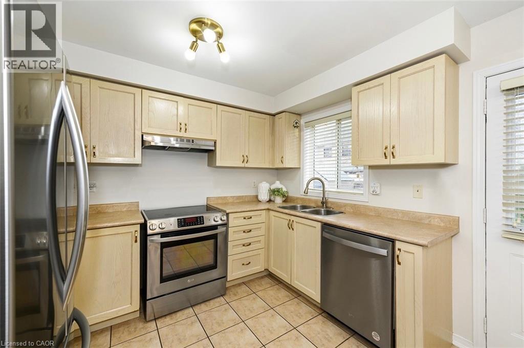 1815 Cobra Crescent, Burlington, Ontario  L7L 7M1 - Photo 15 - 40817303