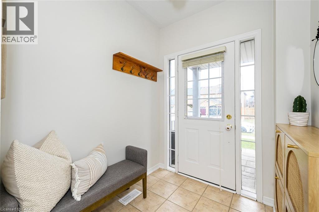 1815 Cobra Crescent, Burlington, Ontario  L7L 7M1 - Photo 4 - 40817303