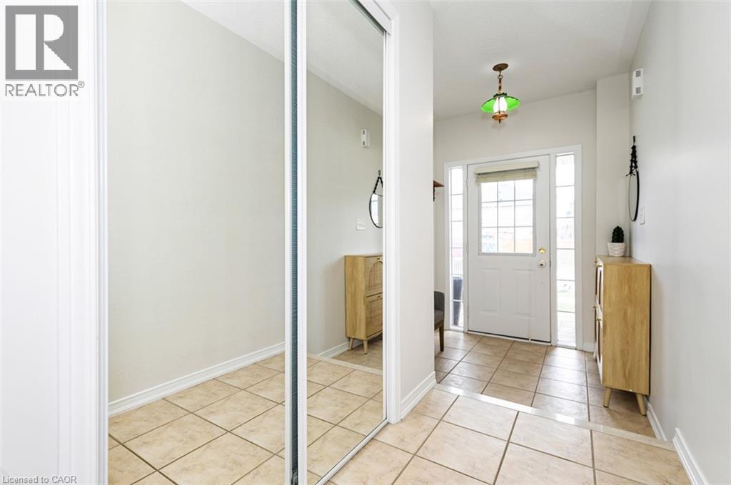 1815 Cobra Crescent, Burlington, Ontario  L7L 7M1 - Photo 5 - 40817303