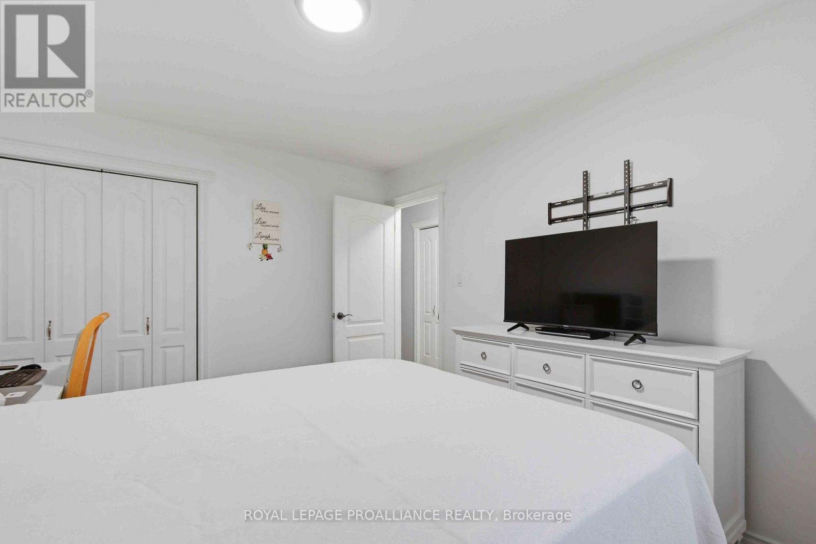 36 Shoniker Avenue, Quinte West, Ontario  K8V 2B5 - Photo 15 - X12951794