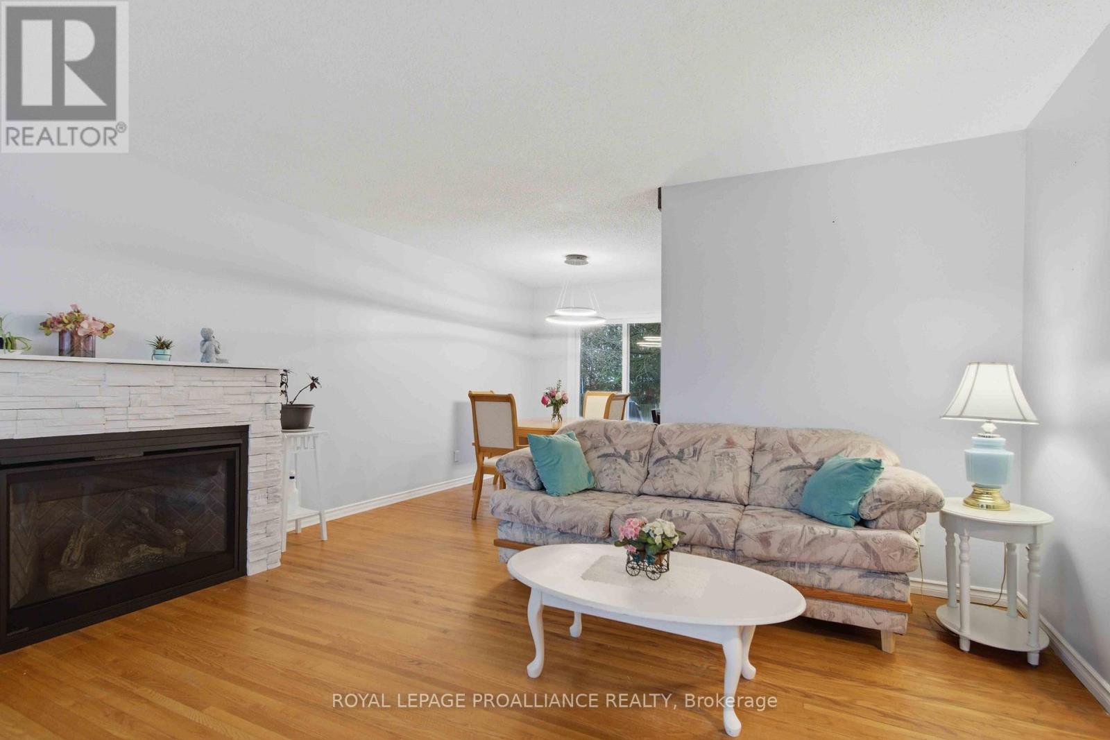 36 Shoniker Avenue, Quinte West, Ontario  K8V 2B5 - Photo 5 - X12951794