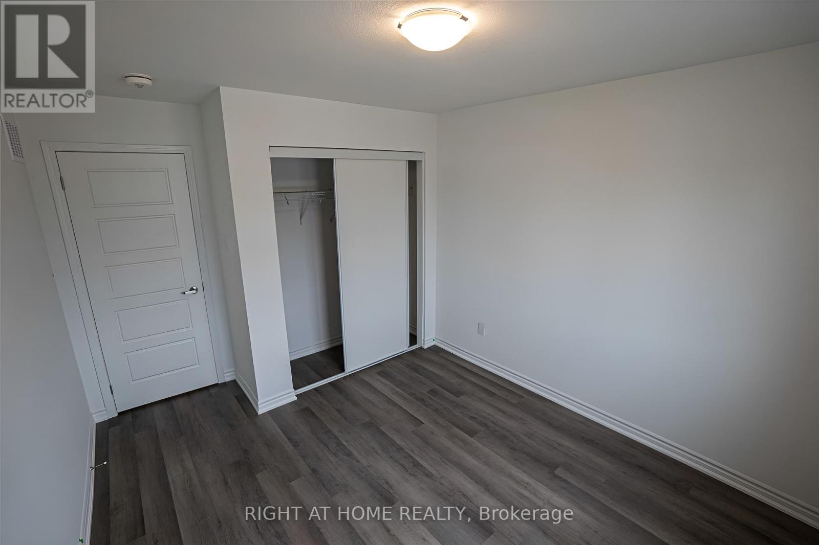 65 Forestwalk Street, Kitchener, Ontario  N2R 0S3 - Photo 14 - X12951518