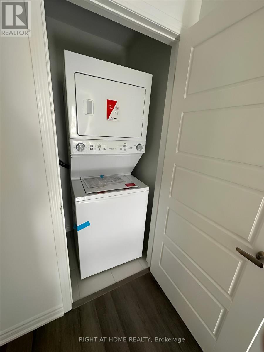 65 Forestwalk Street, Kitchener, Ontario  N2R 0S3 - Photo 17 - X12951518