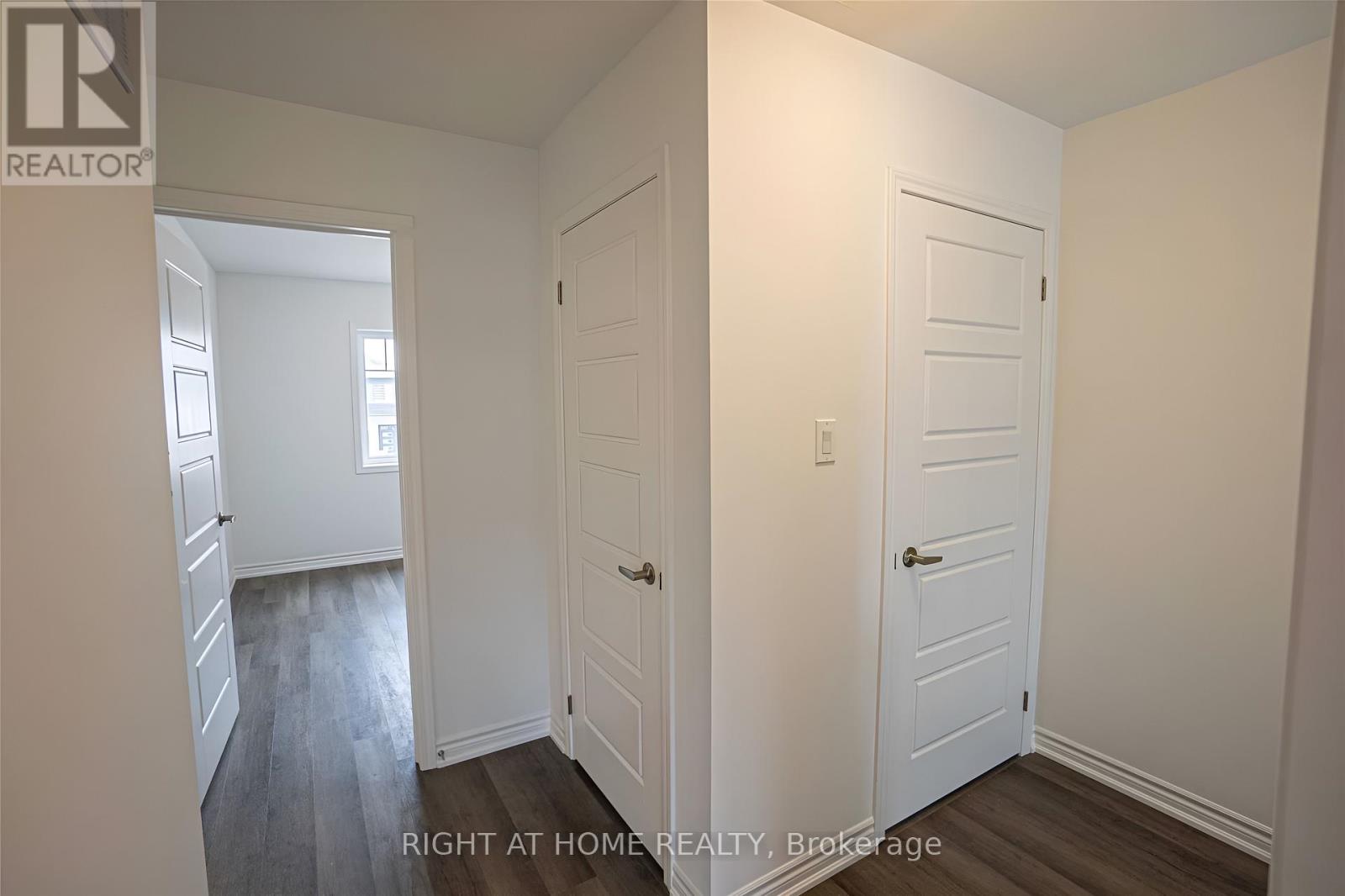 65 Forestwalk Street, Kitchener, Ontario  N2R 0S3 - Photo 7 - X12951518