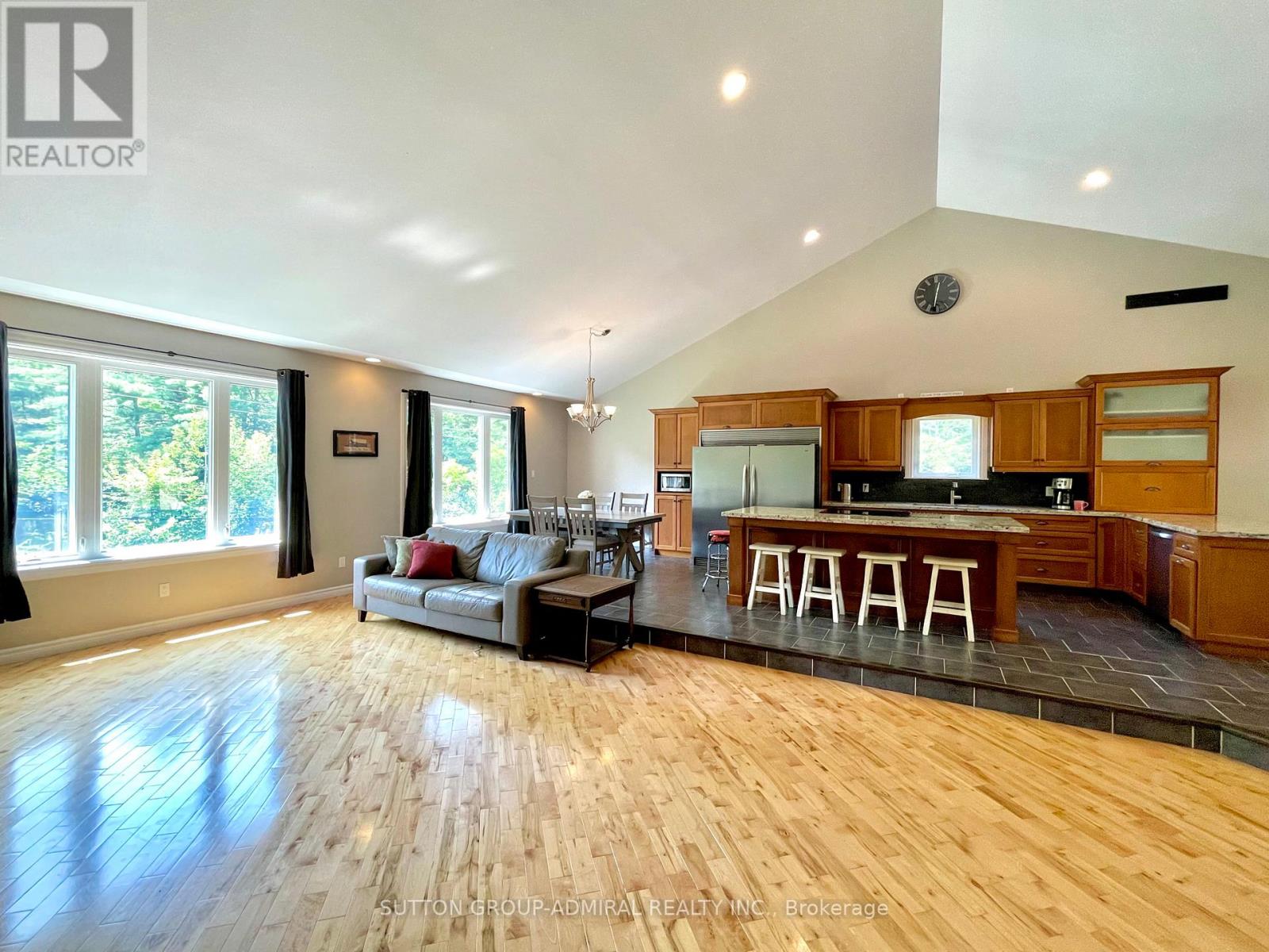 1579 Golden Beach Road, Bracebridge, Ontario  P1L 1W8 - Photo 7 - X12951598