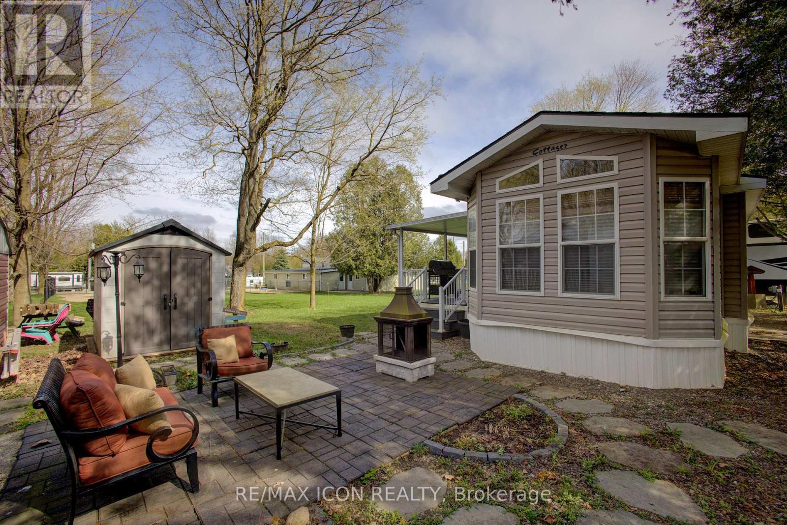 8 MAPLE, Wellington North, Ontario