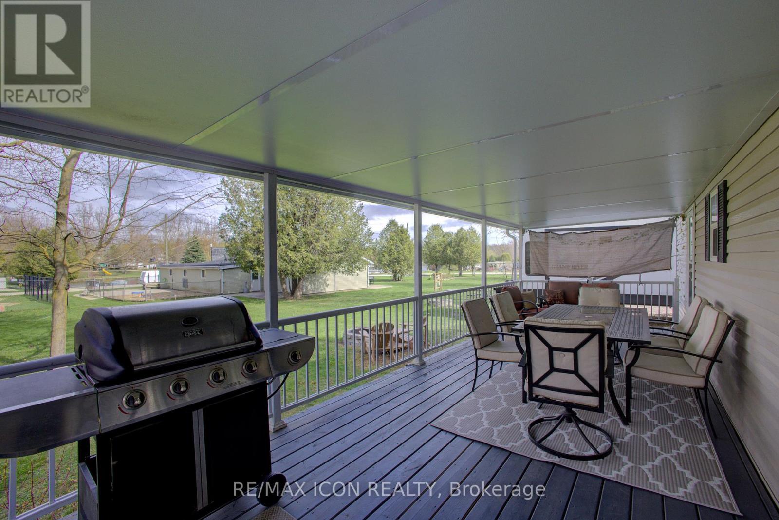 8 Maple, Wellington North, Ontario  N0G 2L0 - Photo 11 - X12951746