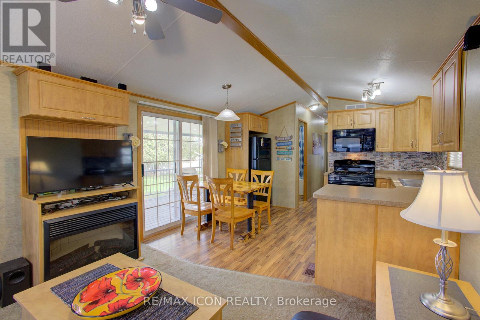 8 Maple, Wellington North, Ontario  N0G 2L0 - Photo 15 - X12951746