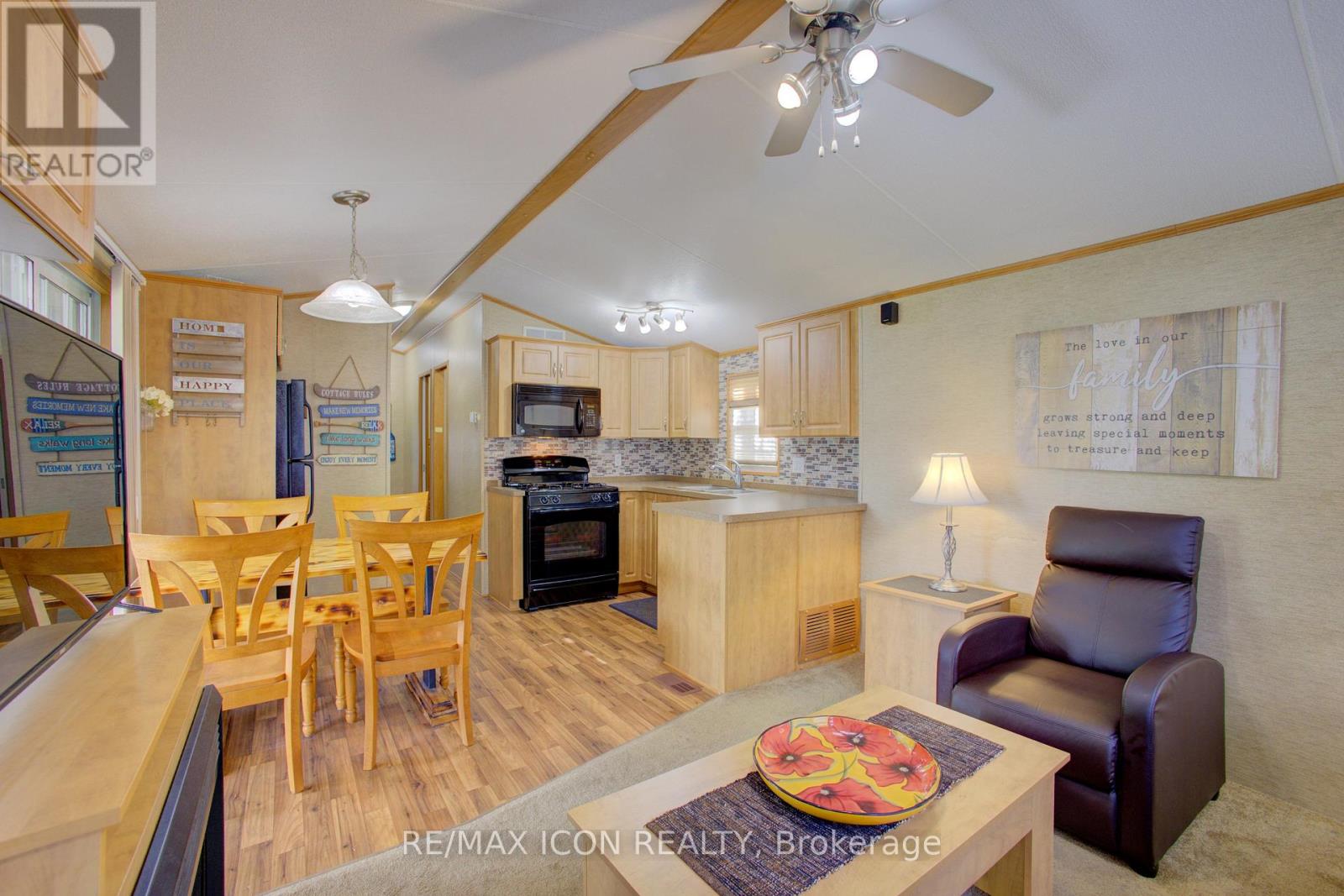 8 Maple, Wellington North, Ontario  N0G 2L0 - Photo 18 - X12951746