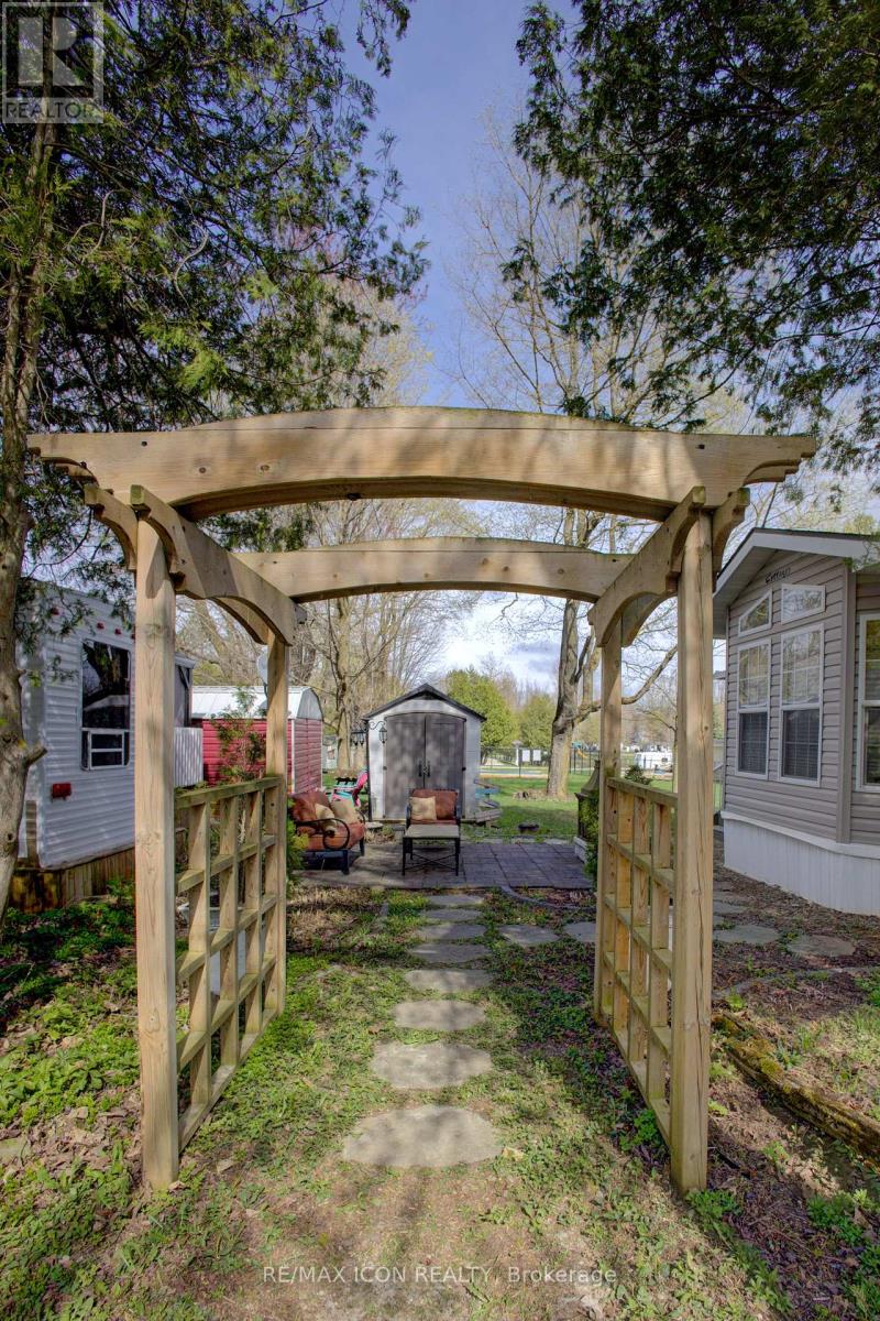 8 Maple, Wellington North, Ontario  N0G 2L0 - Photo 5 - X12951746