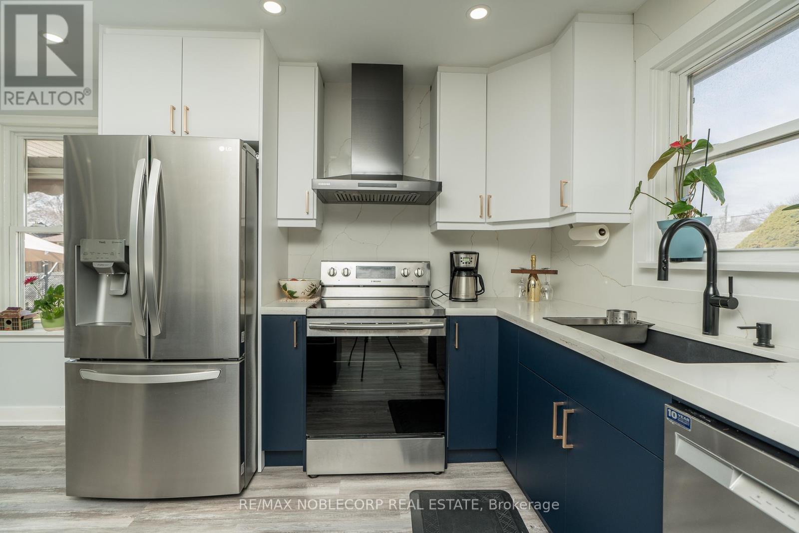 359 Bunting Drive, St. Catharines, Ontario  L2M 3Y5 - Photo 2 - X12951762