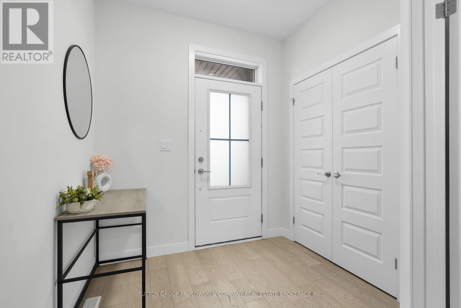 180 Doan Drive, Middlesex Centre, Ontario  N0L 1R0 - Photo 3 - X12951832