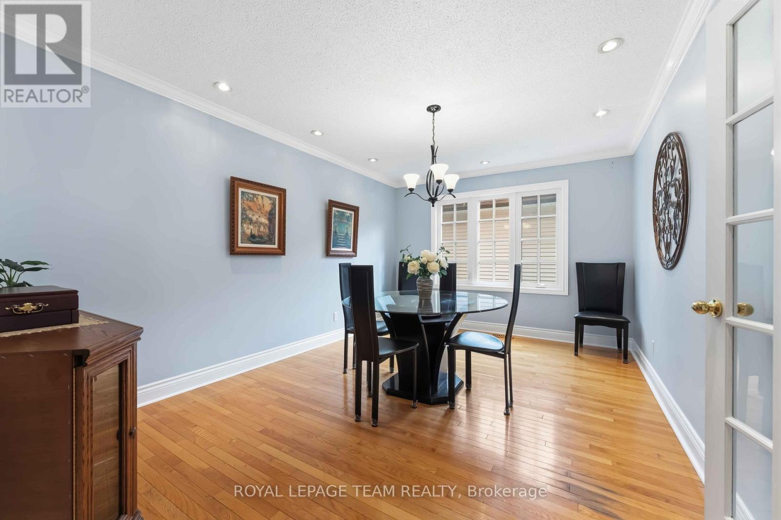 19 Hackett Street, Ottawa, Ontario  K1V 0P9 - Photo 11 - X12951782