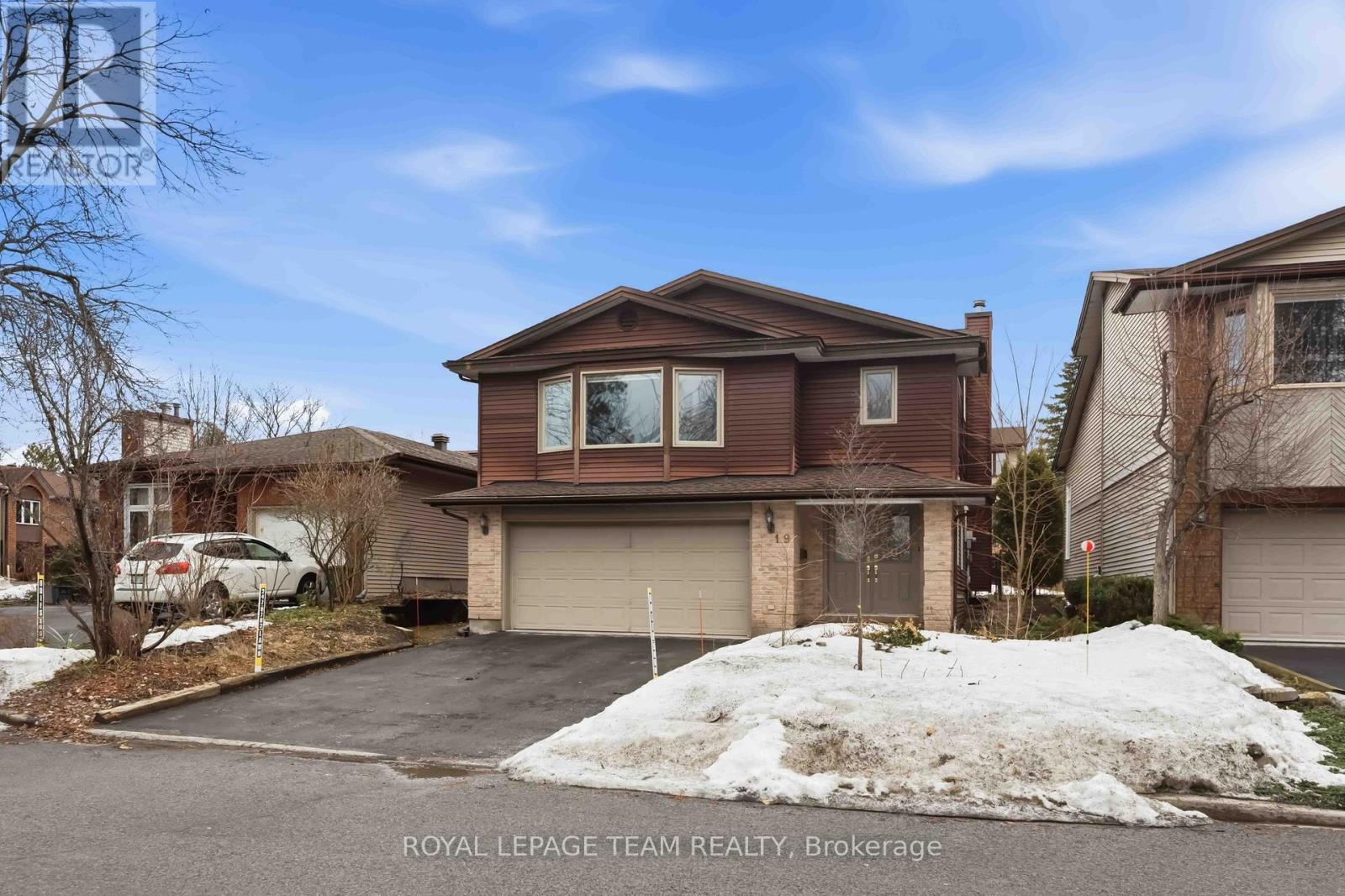 19 Hackett Street, Ottawa, Ontario  K1V 0P9 - Photo 2 - X12951782