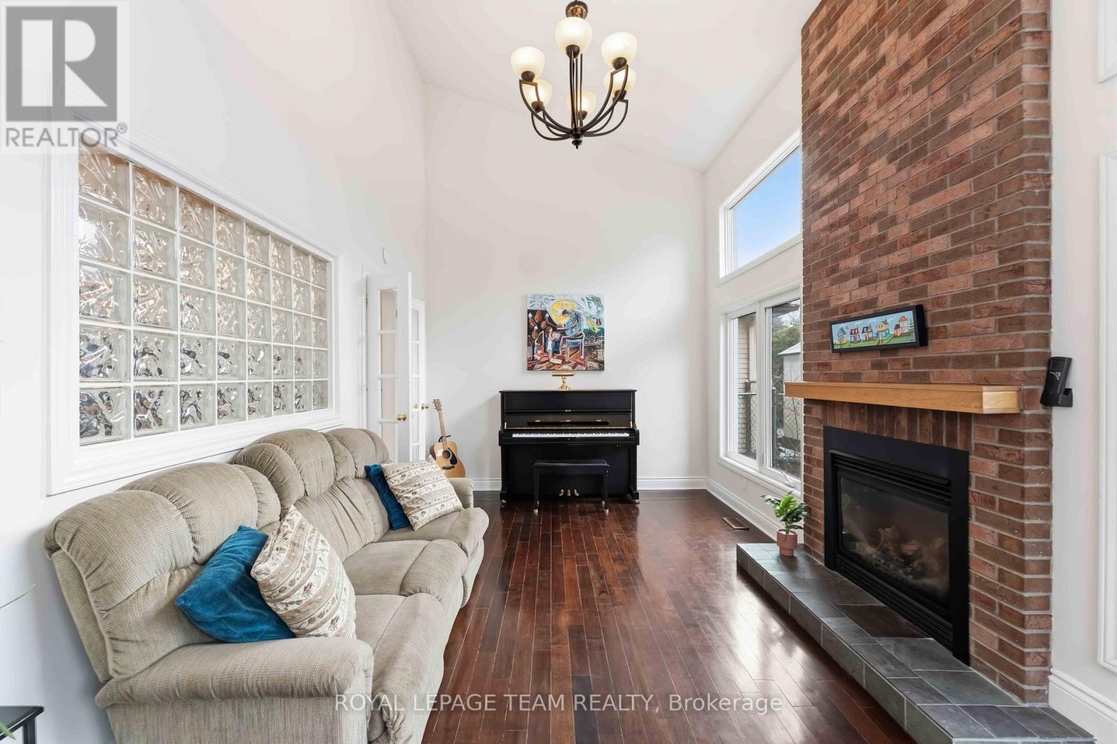 19 Hackett Street, Ottawa, Ontario  K1V 0P9 - Photo 8 - X12951782