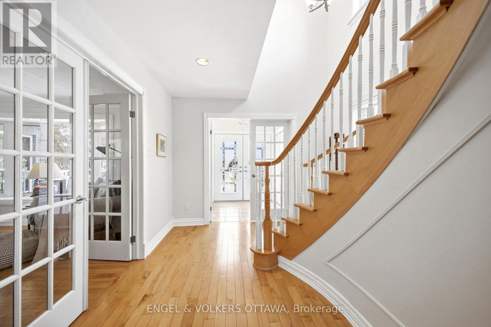 1495 Belcourt Boulevard, Ottawa, Ontario  K1C 1M3 - Photo 3 - X12951818