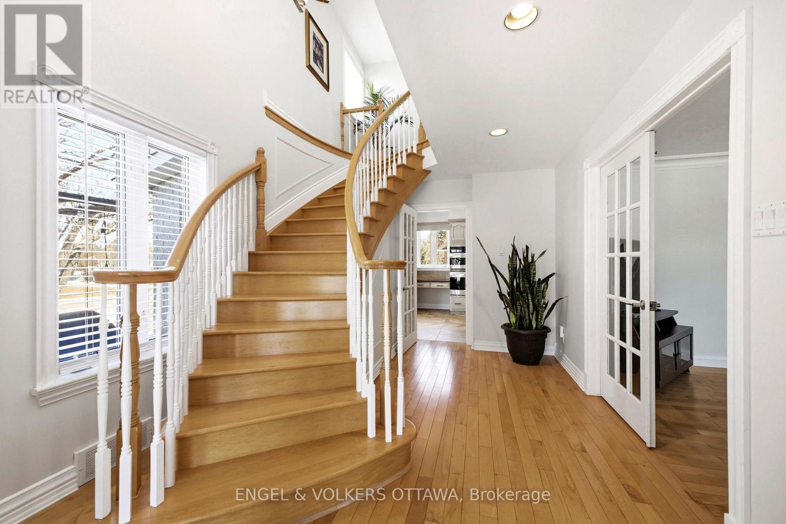 1495 Belcourt Boulevard, Ottawa, Ontario  K1C 1M3 - Photo 4 - X12951818