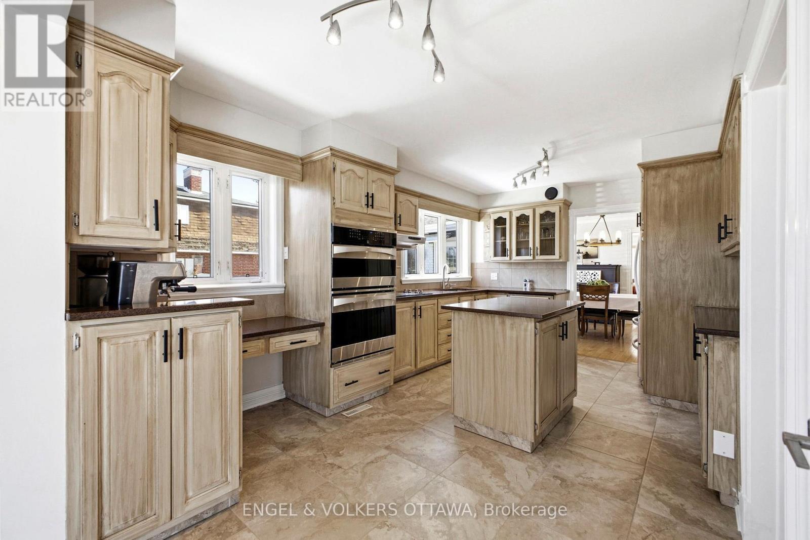 1495 Belcourt Boulevard, Ottawa, Ontario  K1C 1M3 - Photo 5 - X12951818