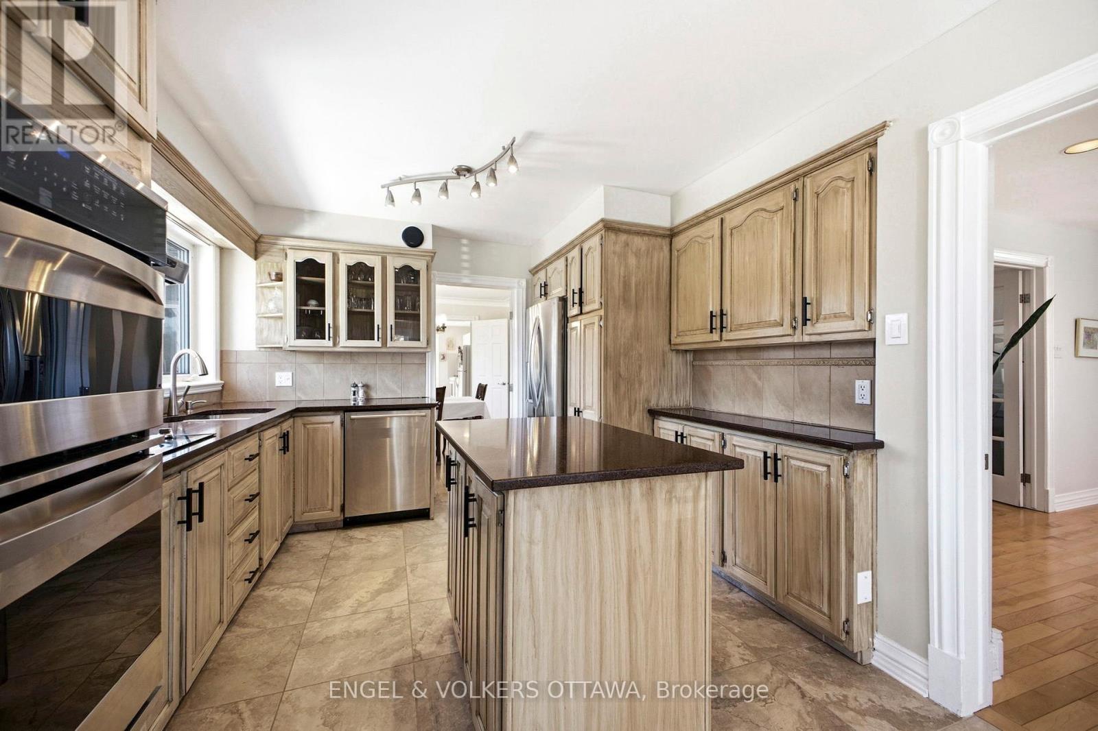 1495 Belcourt Boulevard, Ottawa, Ontario  K1C 1M3 - Photo 6 - X12951818