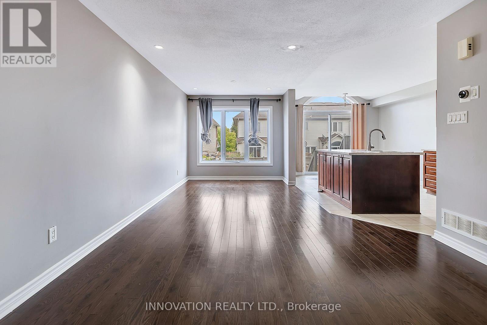 126 Garrity Crescent, Ottawa, Ontario  K2J 3T5 - Photo 4 - X12951848