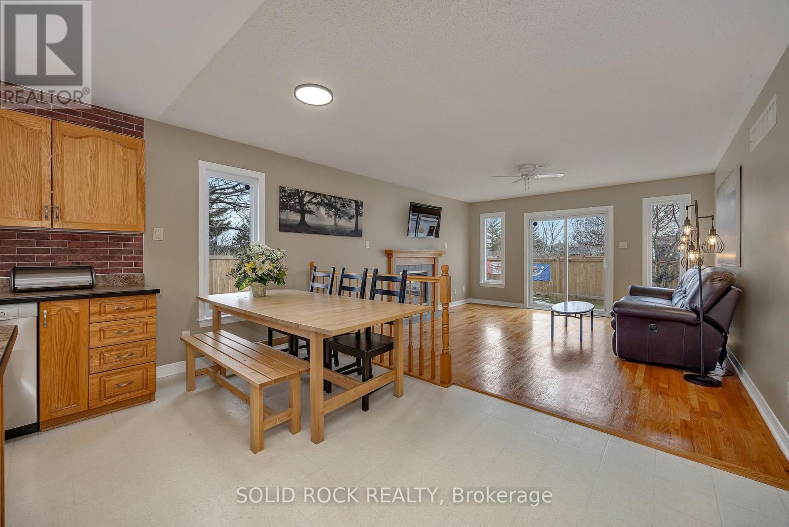 2 Newborough Crescent, Ottawa, Ontario  K2G 6A2 - Photo 13 - X12951852