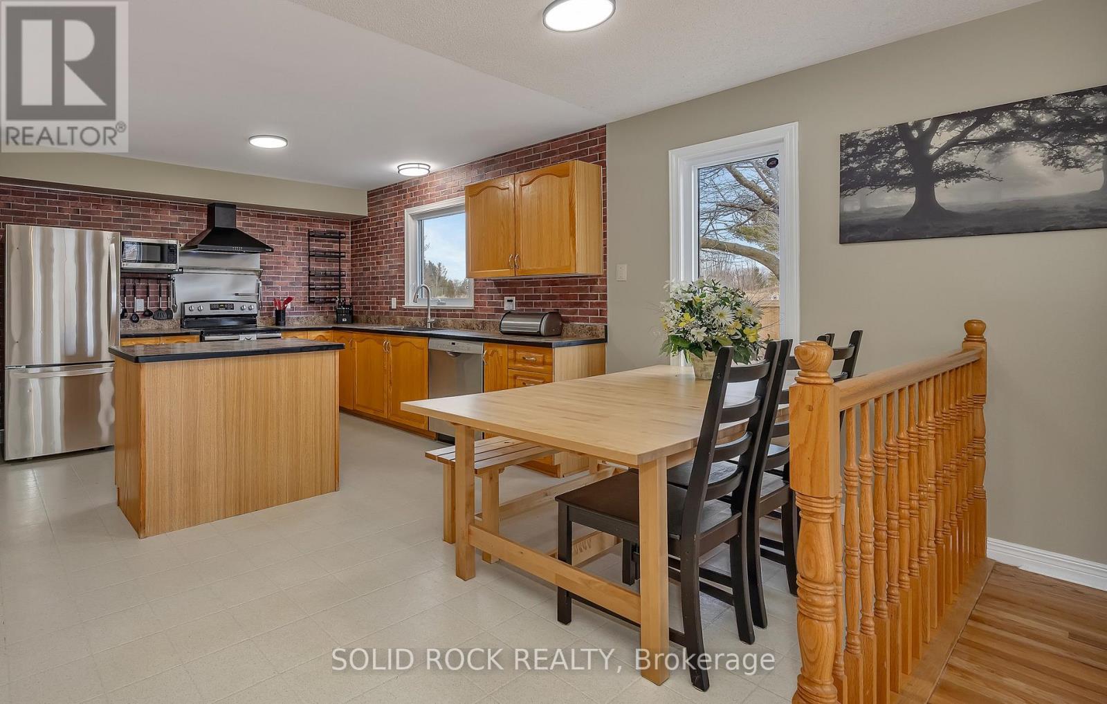 2 Newborough Crescent, Ottawa, Ontario  K2G 6A2 - Photo 14 - X12951852