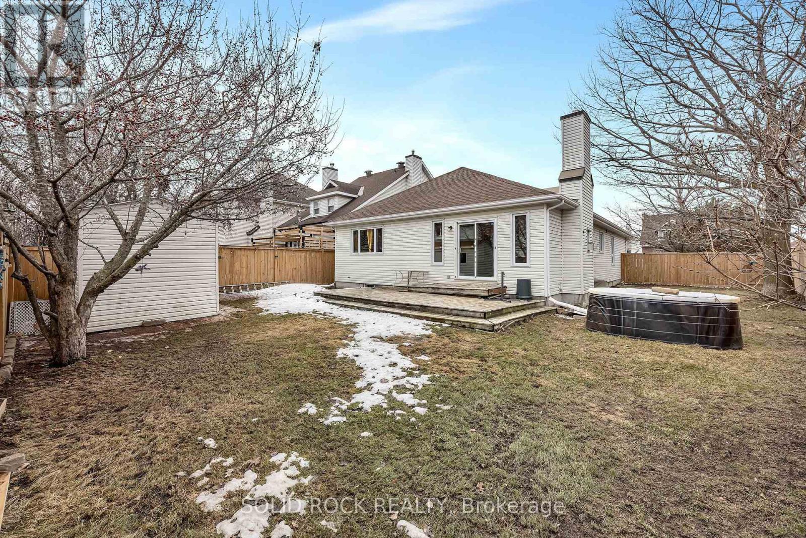 2 Newborough Crescent, Ottawa, Ontario  K2G 6A2 - Photo 35 - X12951852