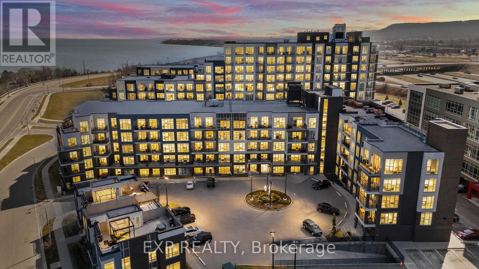 209 - 10 Concord Place, Grimsby, Ontario  L3M 0G6 - Photo 1 - X12951862