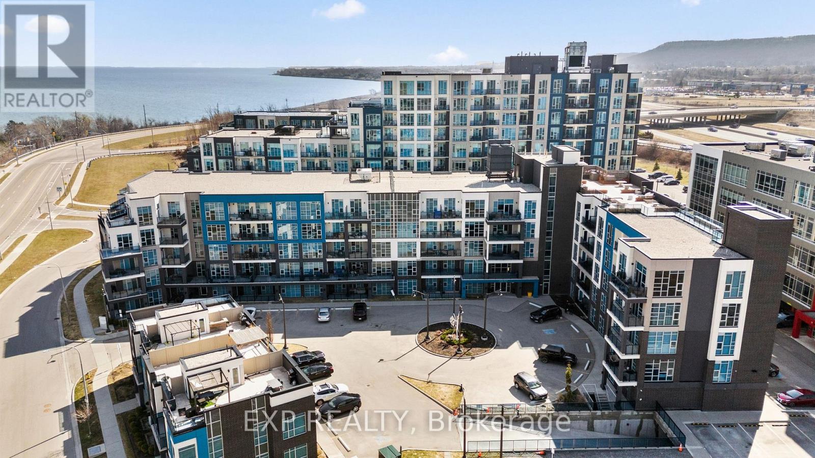 209 - 10 Concord Place, Grimsby, Ontario  L3M 0G6 - Photo 2 - X12951862