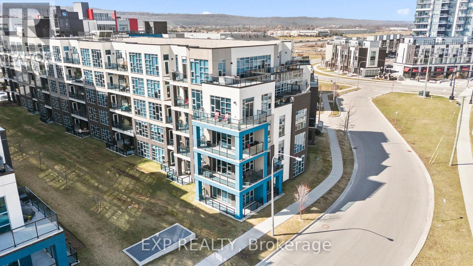 209 - 10 Concord Place, Grimsby, Ontario  L3M 0G6 - Photo 3 - X12951862