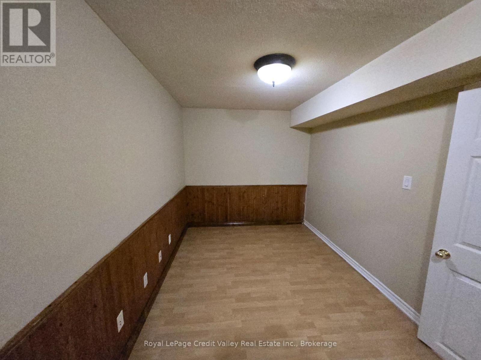 Bsmt - 15 Twin Pines Crescent, Brampton, Ontario  L7A 1M6 - Photo 6 - W12951854