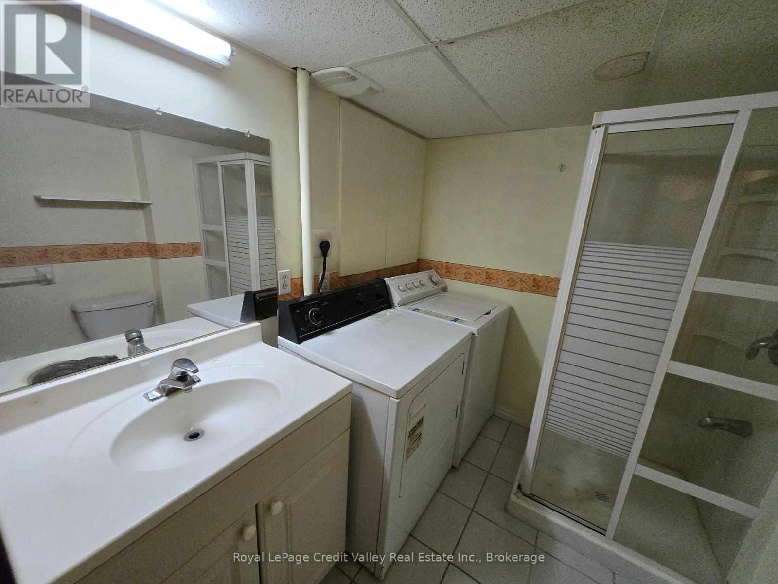 Bsmt - 15 Twin Pines Crescent, Brampton, Ontario  L7A 1M6 - Photo 9 - W12951854