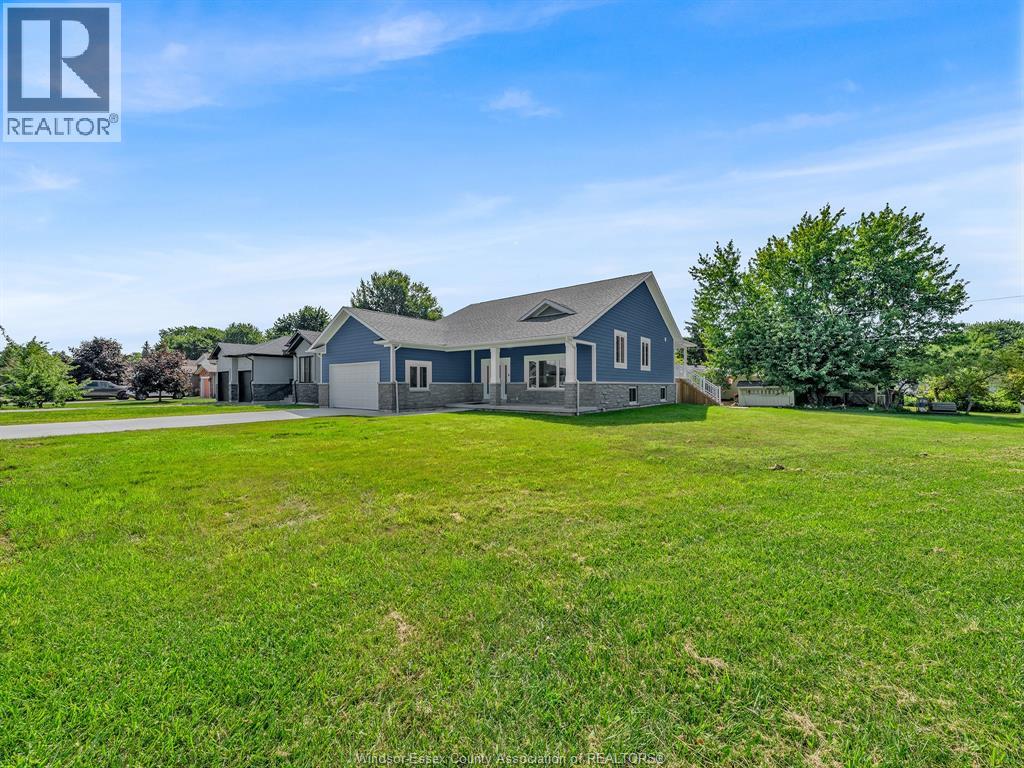 157 Gloucester Drive, Essex, Ontario  N0R 1G0 - Photo 3 - 26006950