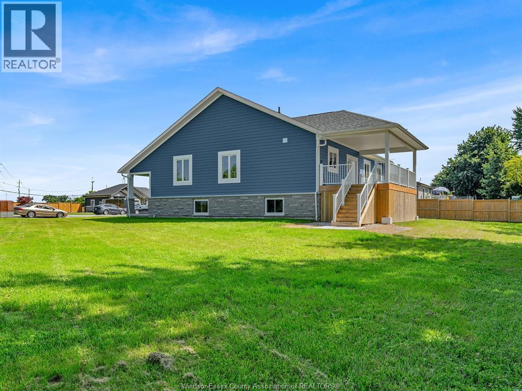 157 Gloucester Drive, Essex, Ontario  N0R 1G0 - Photo 5 - 26006950