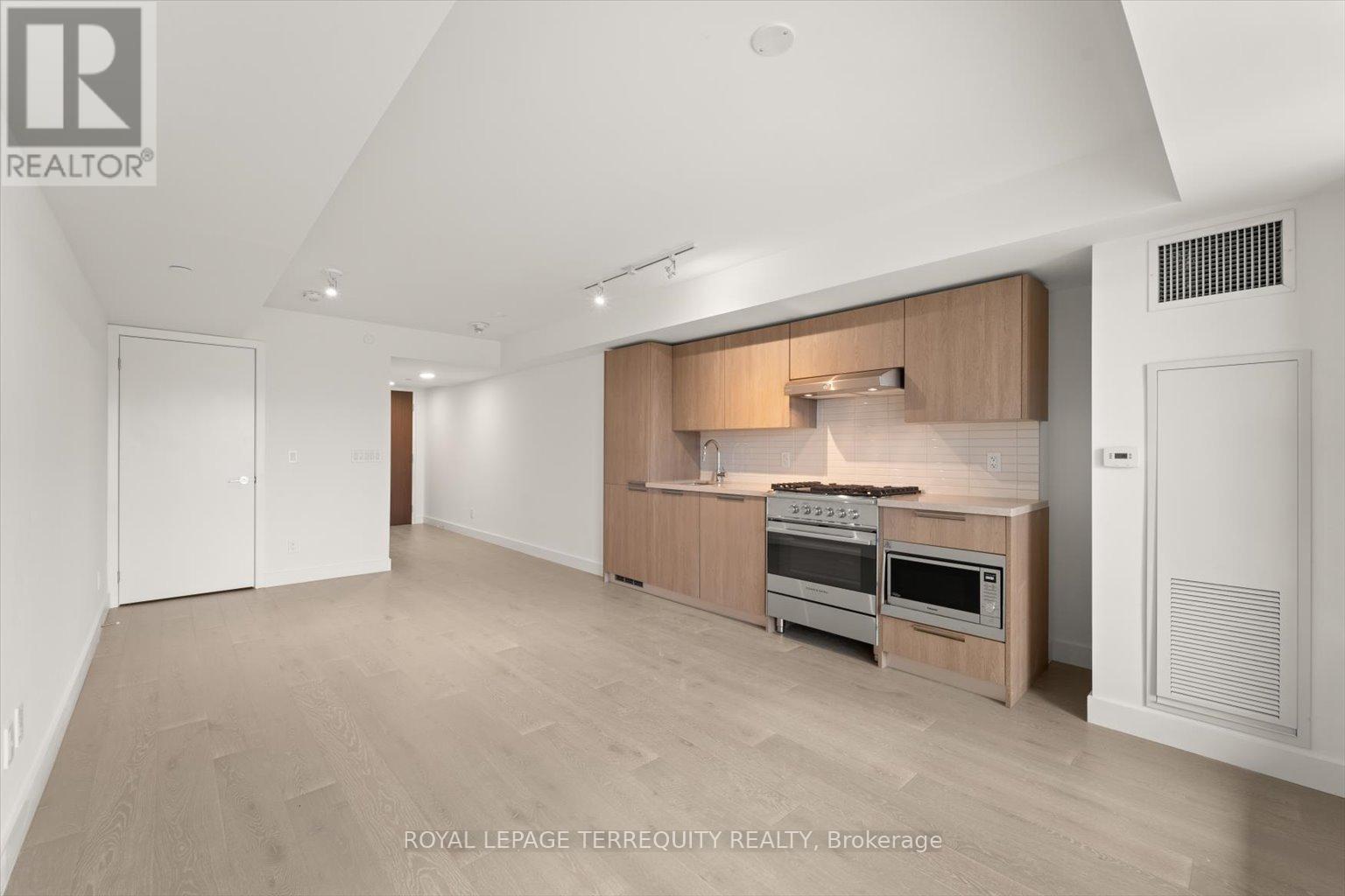 219 - 160 Kingsway Crescent, Toronto, Ontario  M8X 0B5 - Photo 6 - W12849182